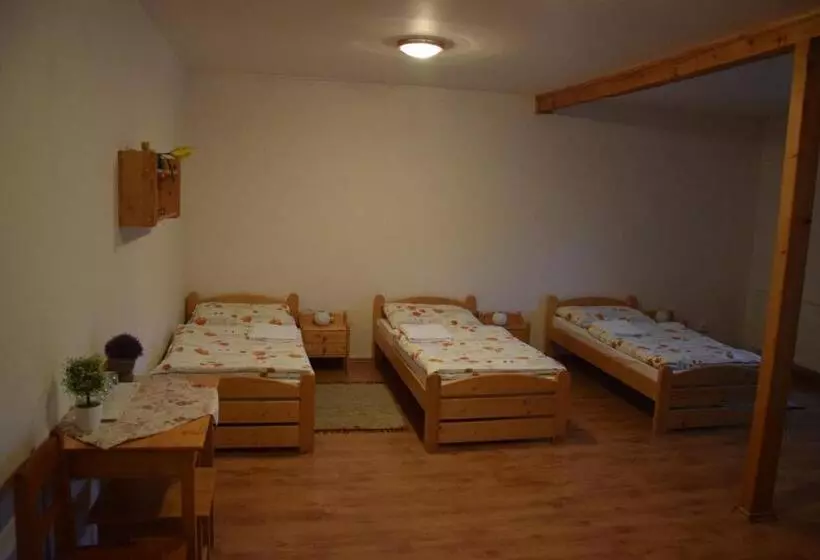 Majatalo Penzión Vínny Dom