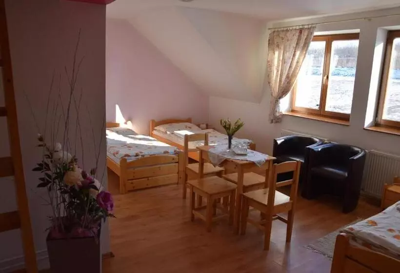 Majatalo Penzión Vínny Dom