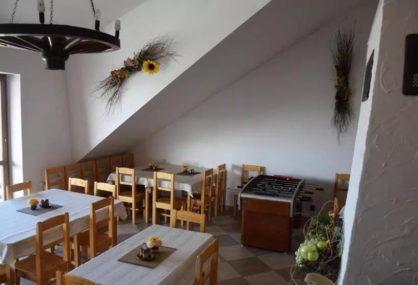 Majatalo Penzión Vínny Dom