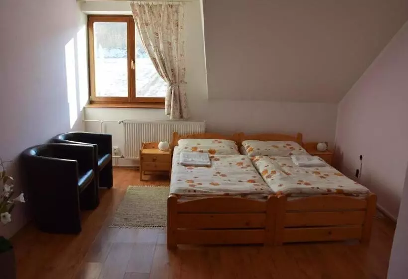 Majatalo Penzión Vínny Dom