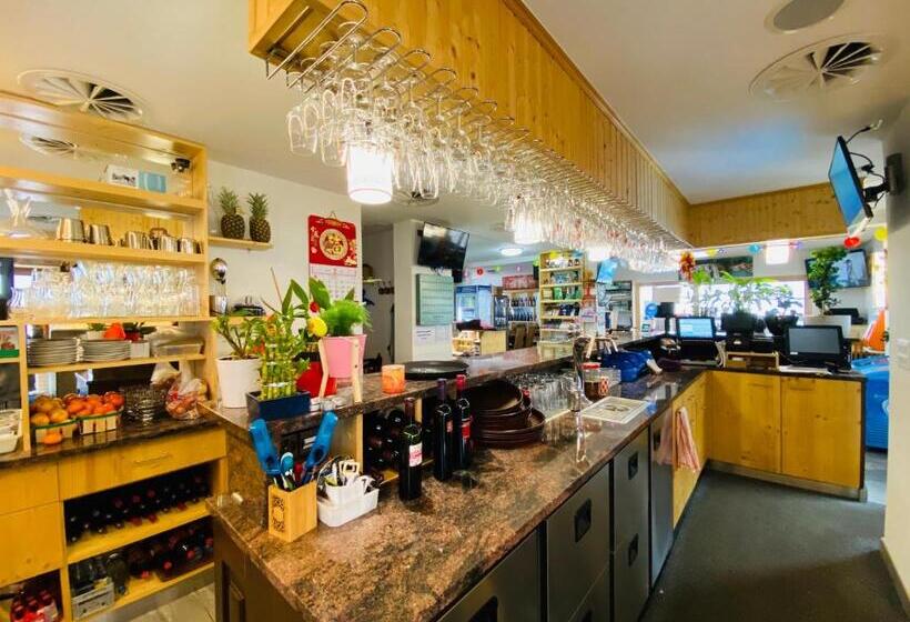 Qi Lin Hotel Restaurant