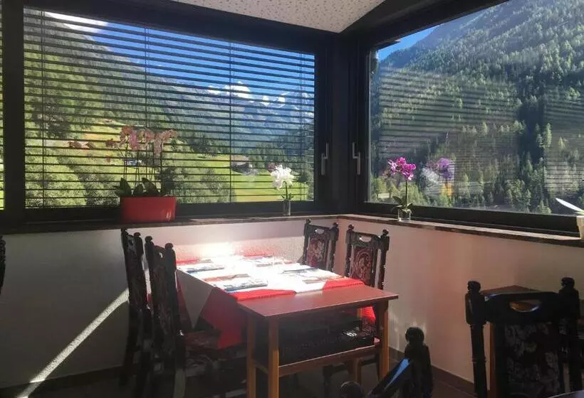 Qi Lin Hotel Restaurant