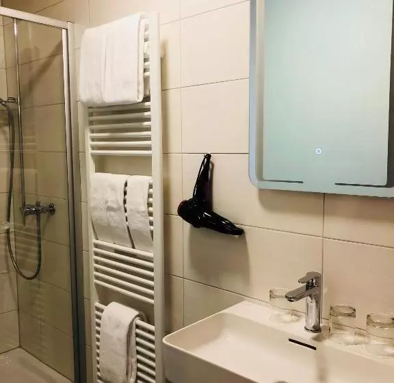 Qi Lin Hotel Restaurant