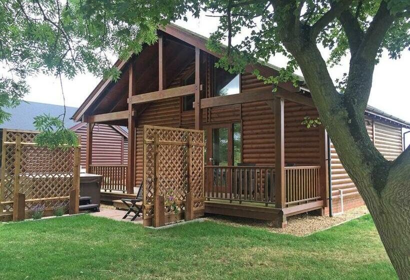 渡假胜地  Old Nene Golf And Country Club