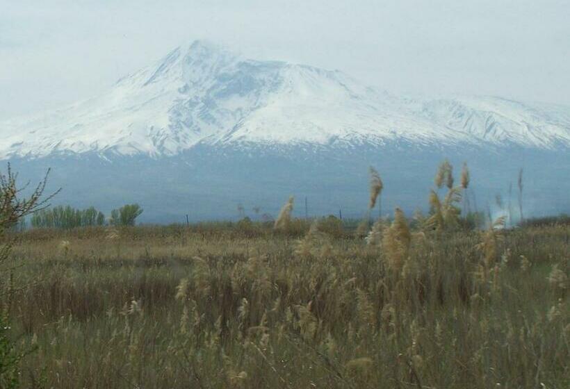 B&b Sunrise House Aygavan