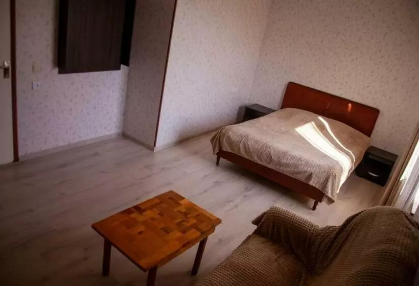 B&b Sunrise House Aygavan