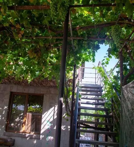 B&b Sunrise House Aygavan