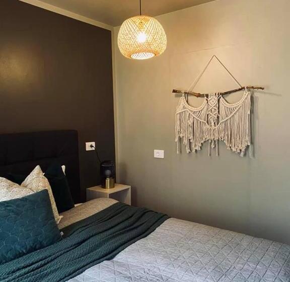 تختخواب و صبحانه Guesthouse Stekkaból