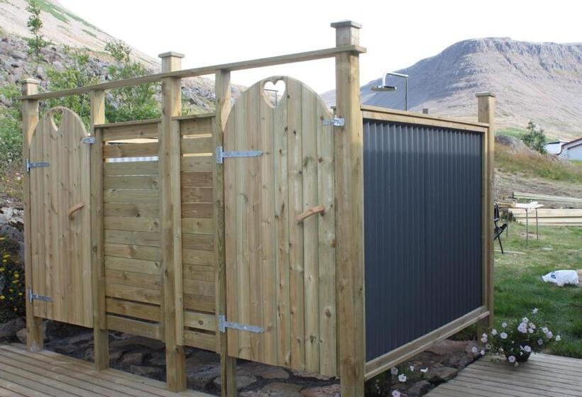 تختخواب و صبحانه Guesthouse Stekkaból