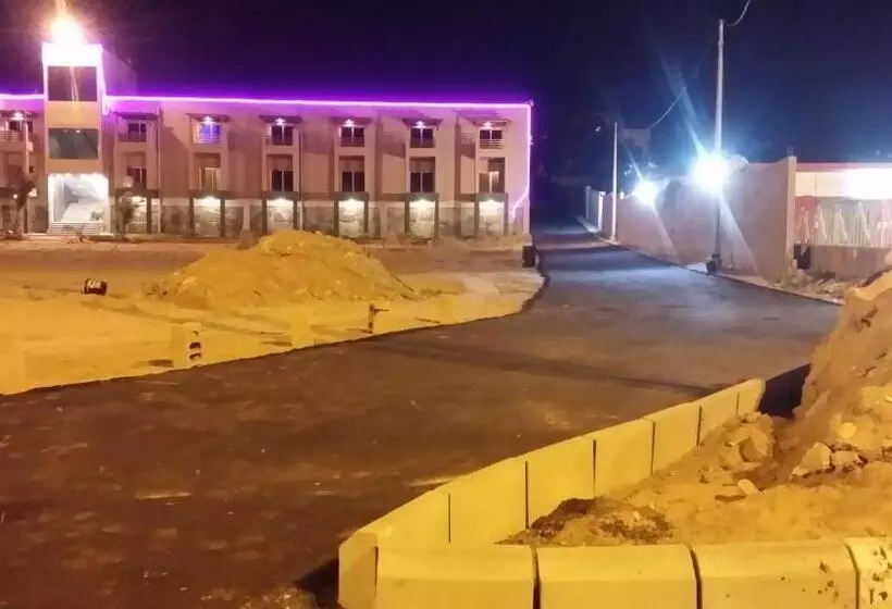 هتل شاليهات العرسان بمسبح وبدون مسبح بمحايل عسير ترقش