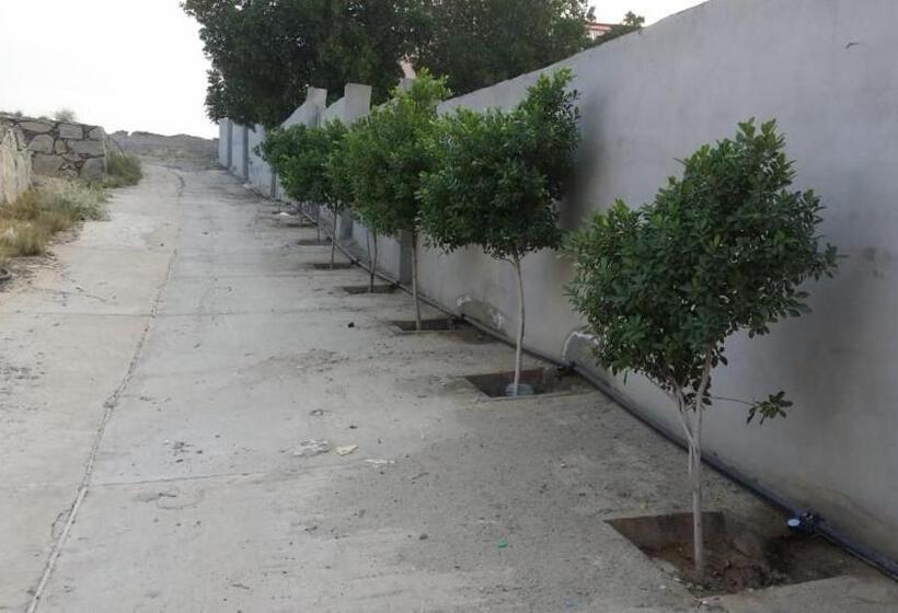 호텔 شاليهات العرسان بمسبح وبدون مسبح بمحايل عسير ترقش