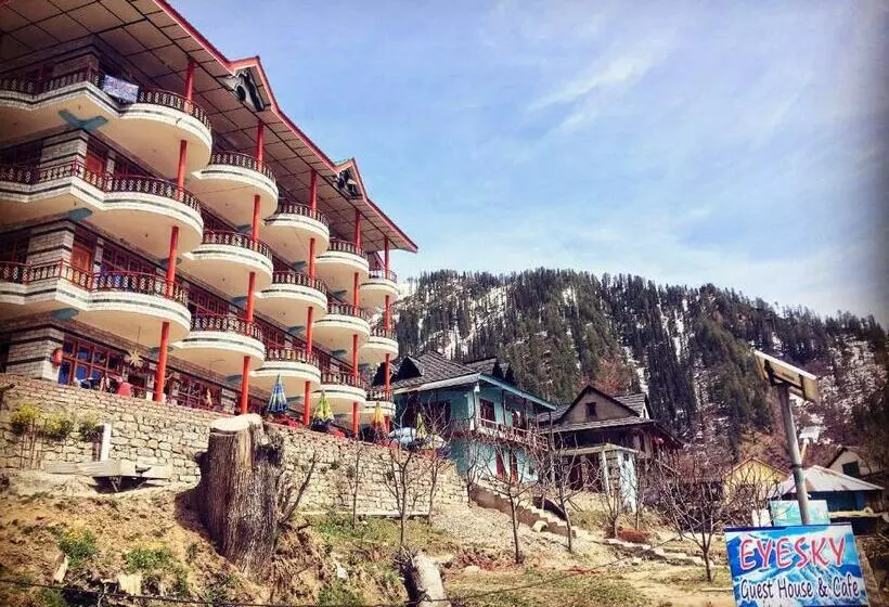 ホテル Eyesky, Tosh