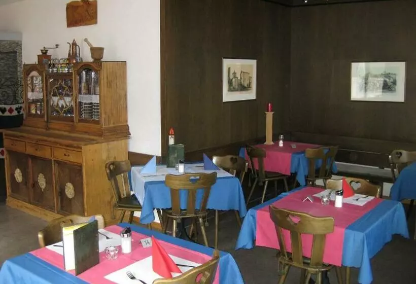 Hotelli Garni Fluela Susch