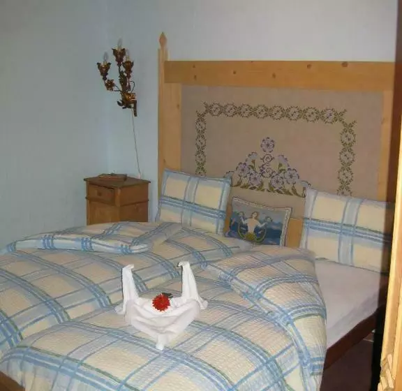 Hotelli Garni Fluela Susch