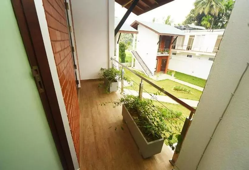 هتل Lavenro Garden