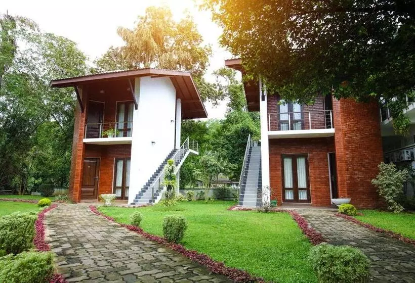 هتل Lavenro Garden