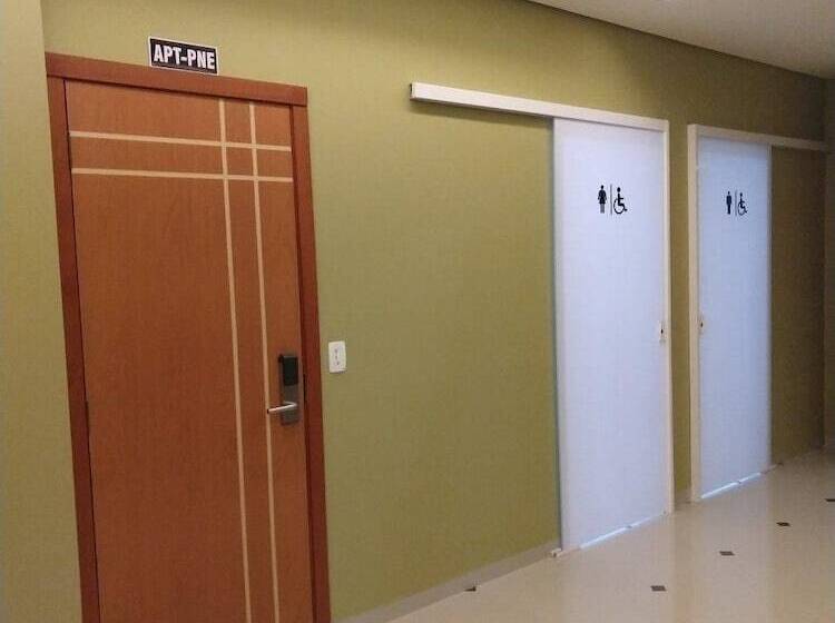 בית מלון כפרי Orla Palace