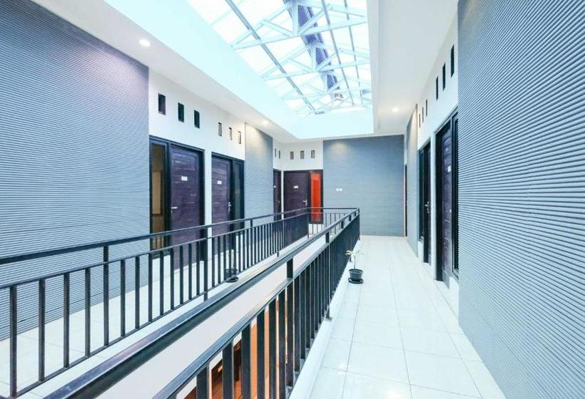 Otel Spot On 2355 Kendal Residence