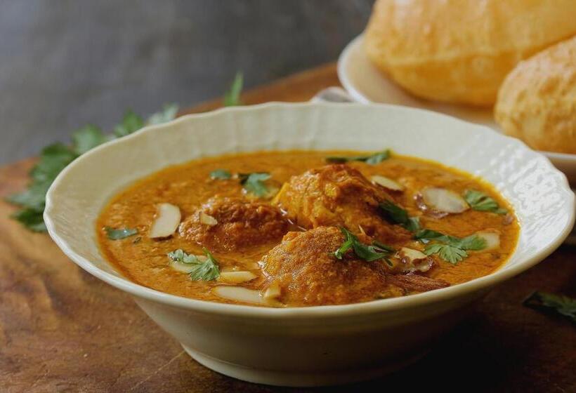 Отель Spot On Shashi Prabha Palace