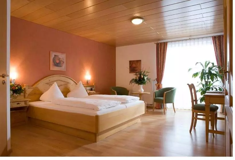 ペンション Gasthof Zur Burg