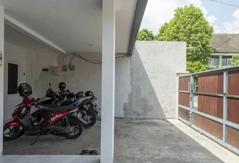 Pansiyon Koolkost Syariah Near Universitas Merdeka Malang   Caters To Women