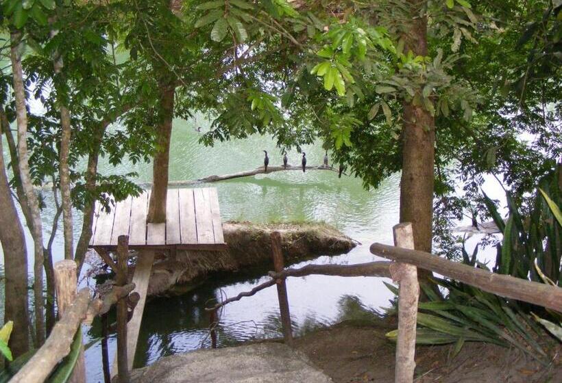 Resort Cohune Palms River Cabanas