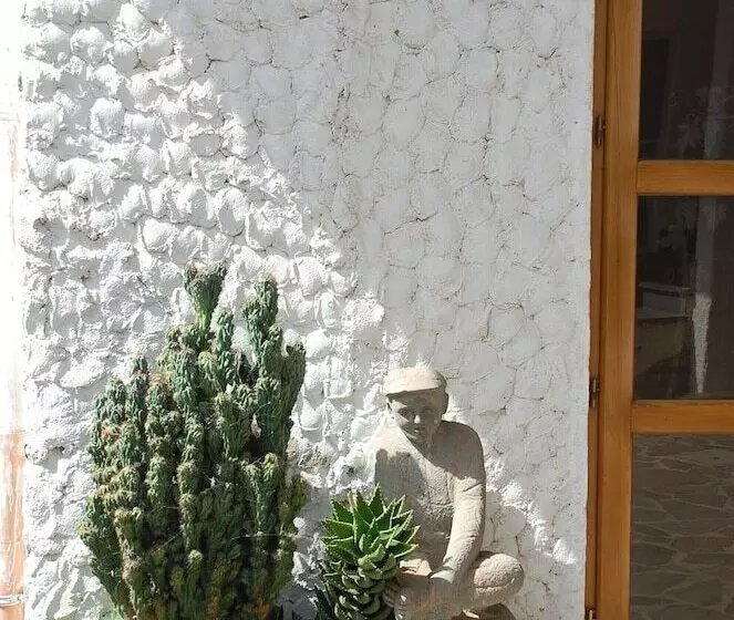 ベッドアンドブレックファースト Sa Crannaccia