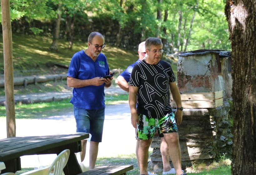 בית מלון כפרי Camping Le Ceytrou