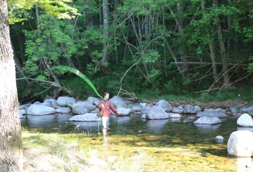 Hotelli Camping Le Ceytrou