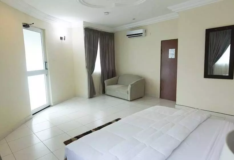 Hotelli Karela Beach Resort