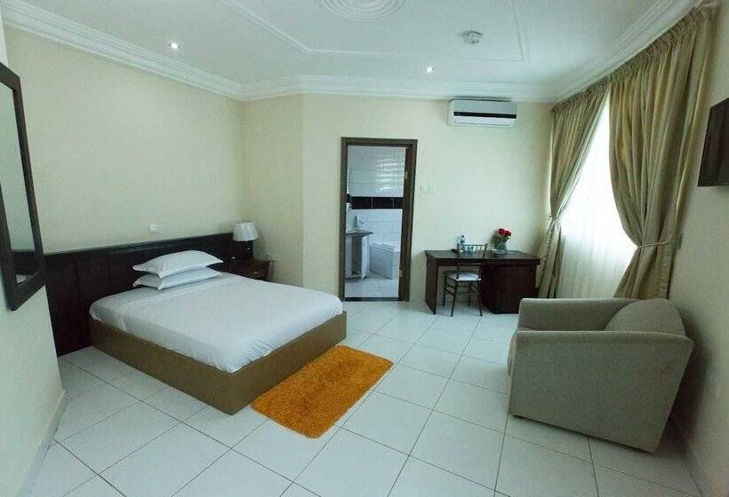 בית מלון כפרי Karela Beach Resort