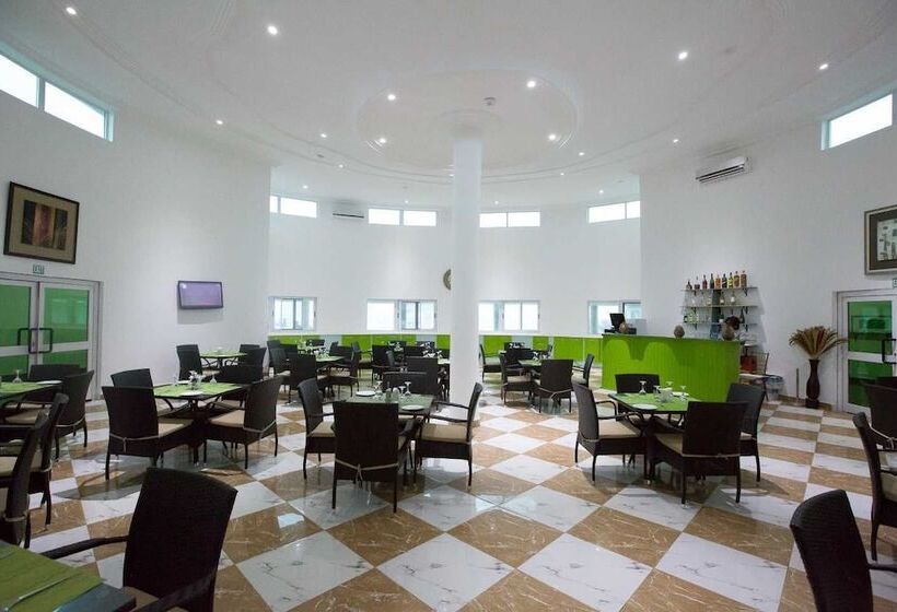 בית מלון כפרי Karela Beach Resort