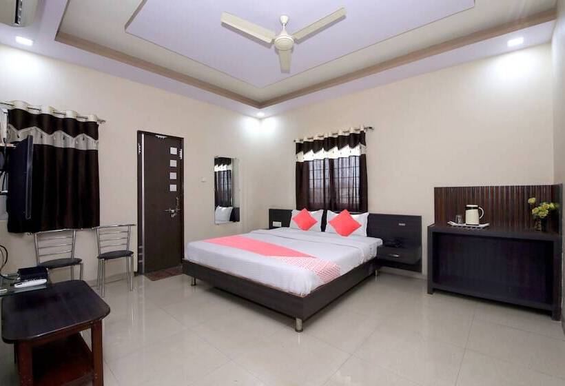 酒店 Shree Uttam Palace Katni