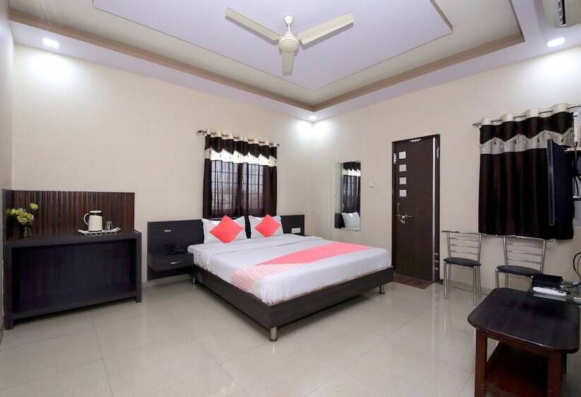 호텔 Shree Uttam Palace Katni