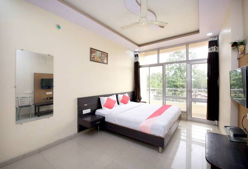 호텔 Shree Uttam Palace Katni