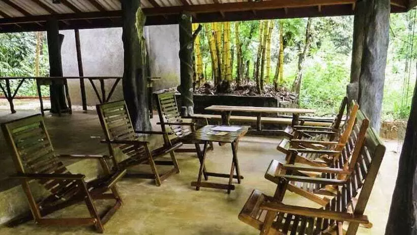 Hotelli Sinharaja Birders Lodge