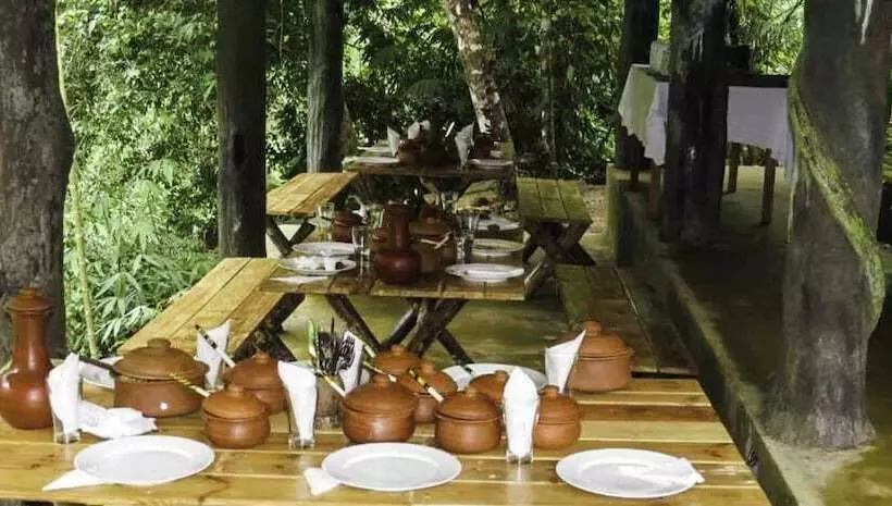 Hotelli Sinharaja Birders Lodge