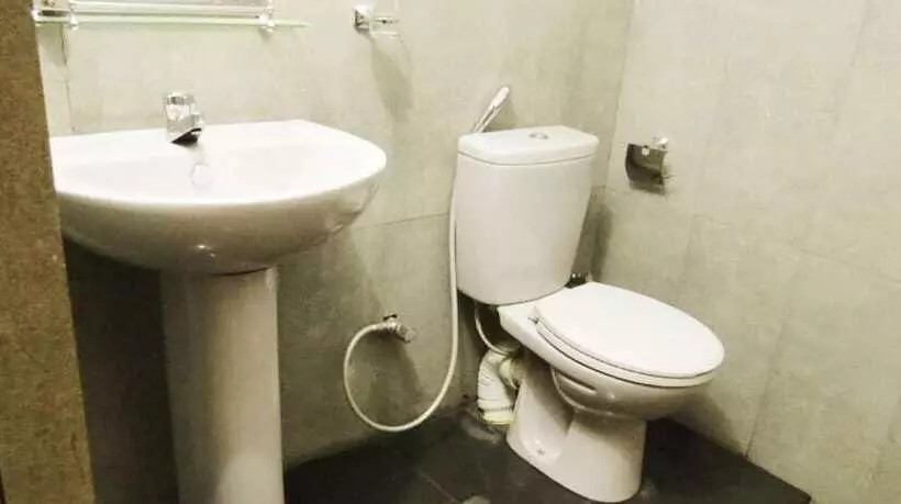 Hotelli Sinharaja Birders Lodge