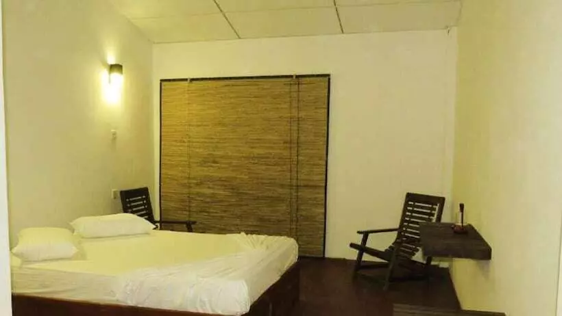 Hotelli Sinharaja Birders Lodge