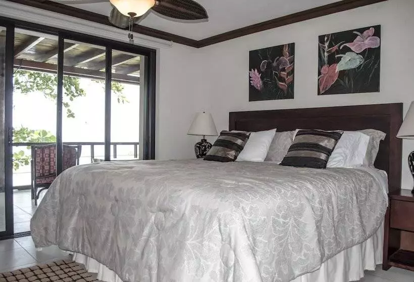 Paraiso Escondido Hotel Villas & Resort