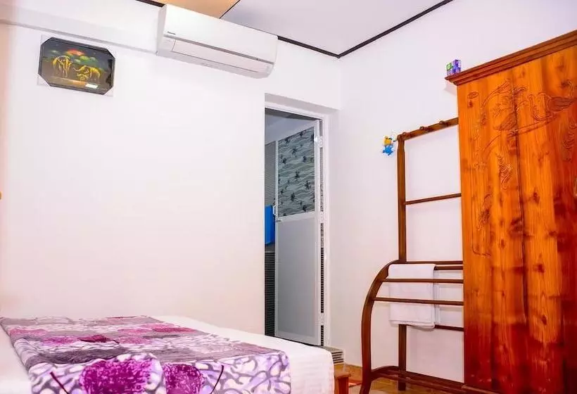 پانسیون Lakshmi Family Villa