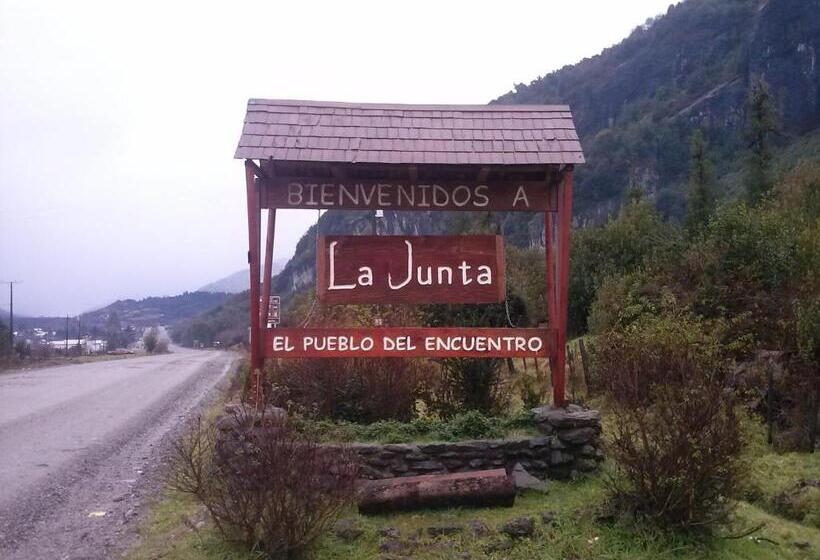 צימר Alto Melimoyu Hotel & Patagonia