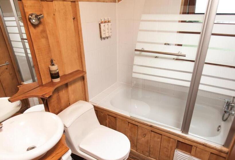 צימר Alto Melimoyu Hotel & Patagonia