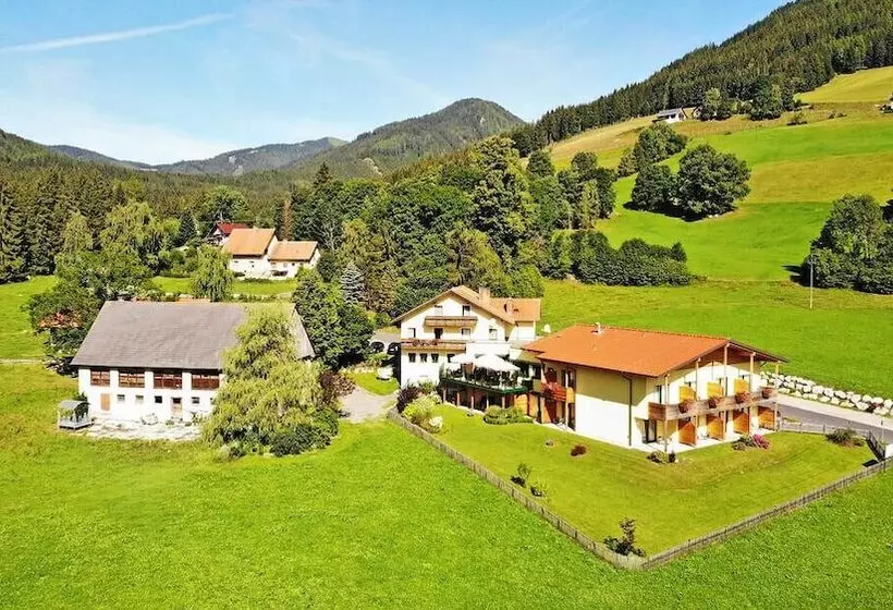 Hotelli Gasthof Wachter
