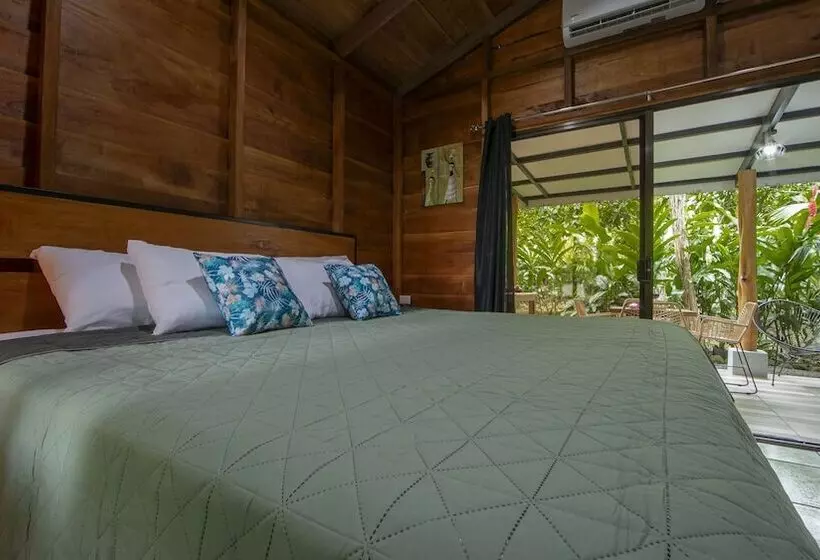 Maaseutuhotelli Eden Organic Farm & Bungalows