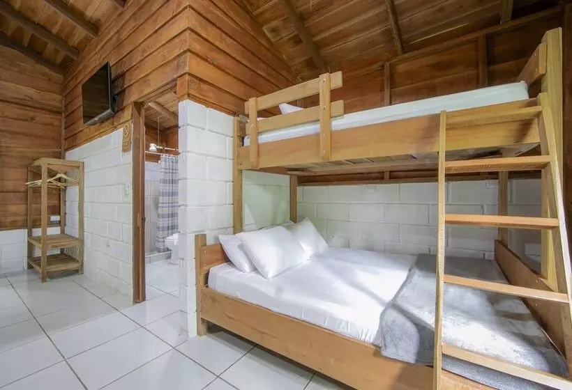 Maaseutuhotelli Eden Organic Farm & Bungalows