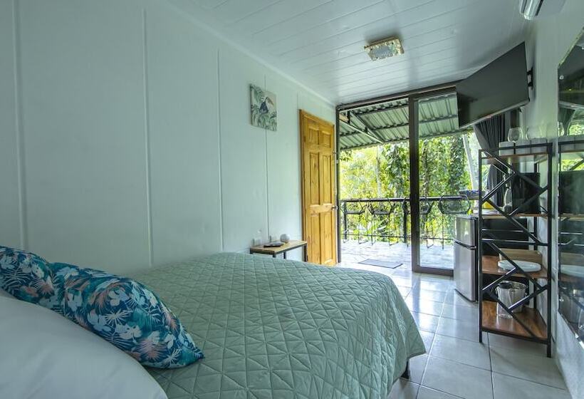 בית מלון כפרי Eden Organic Farm & Bungalows