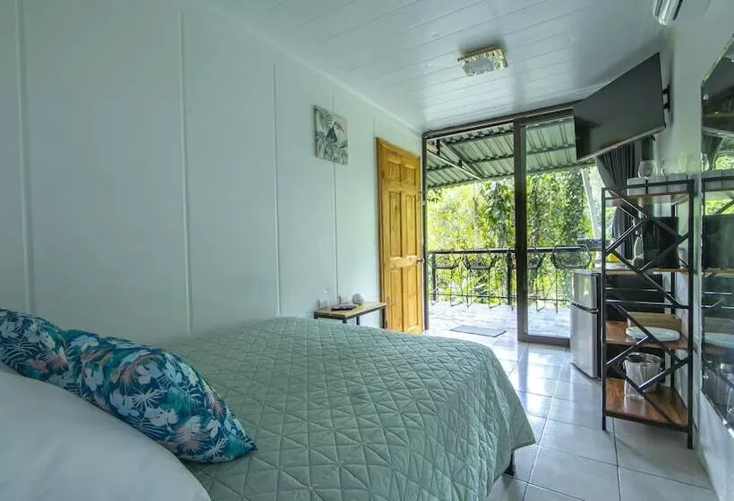 Maaseutuhotelli Eden Organic Farm & Bungalows