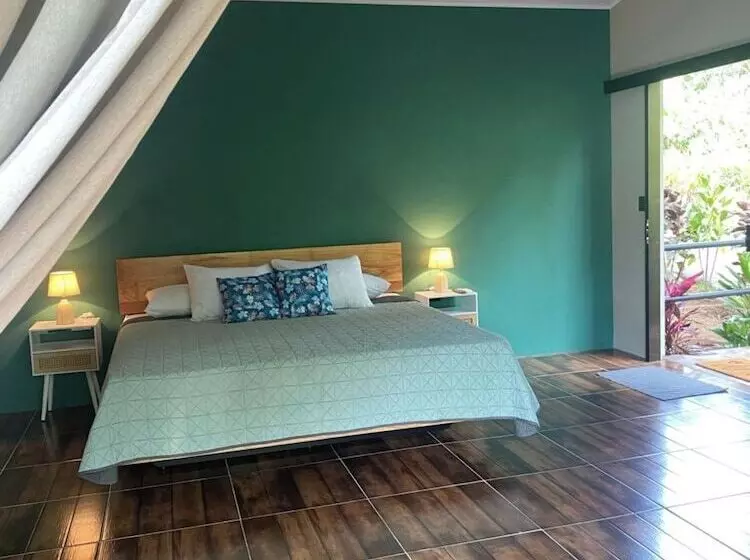 Maaseutuhotelli Eden Organic Farm & Bungalows