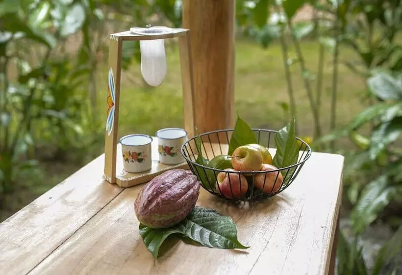 Maaseutuhotelli Eden Organic Farm & Bungalows